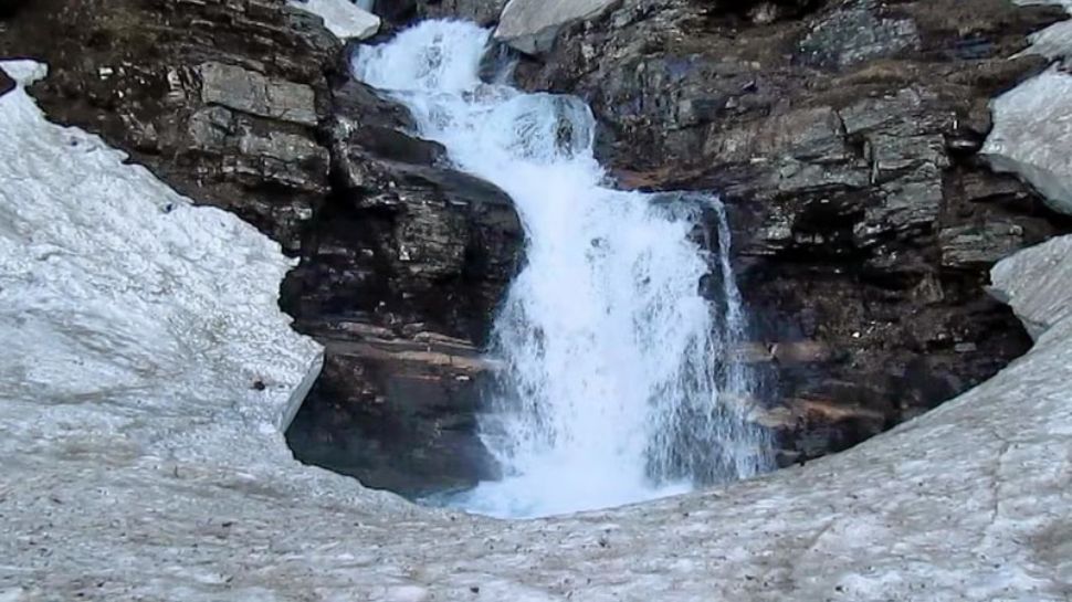 Rahala Waterfall – On the Way to Rohtang Pass