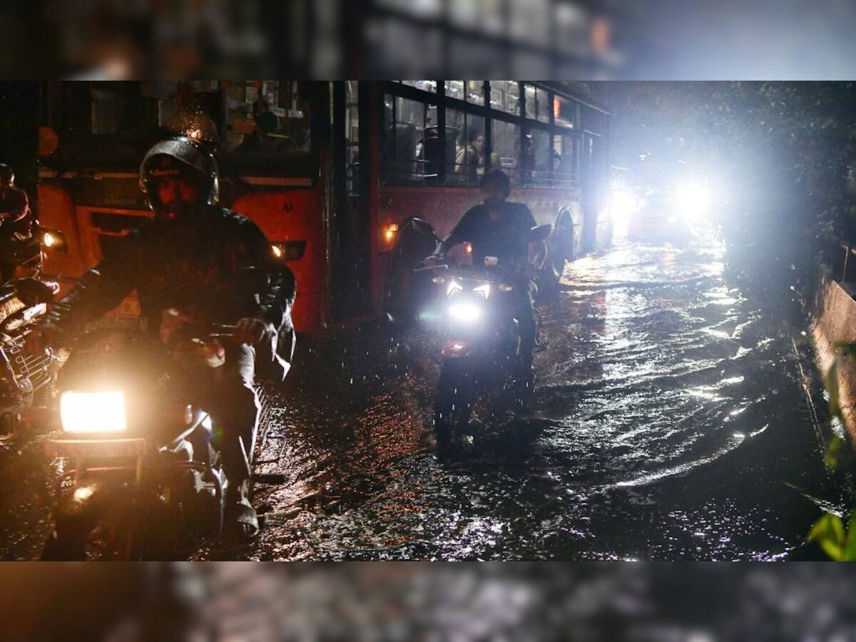 Heavy Rain Lashes Delhi, Causes Massive Traffic Jams; IGI Airport Issues Advisory