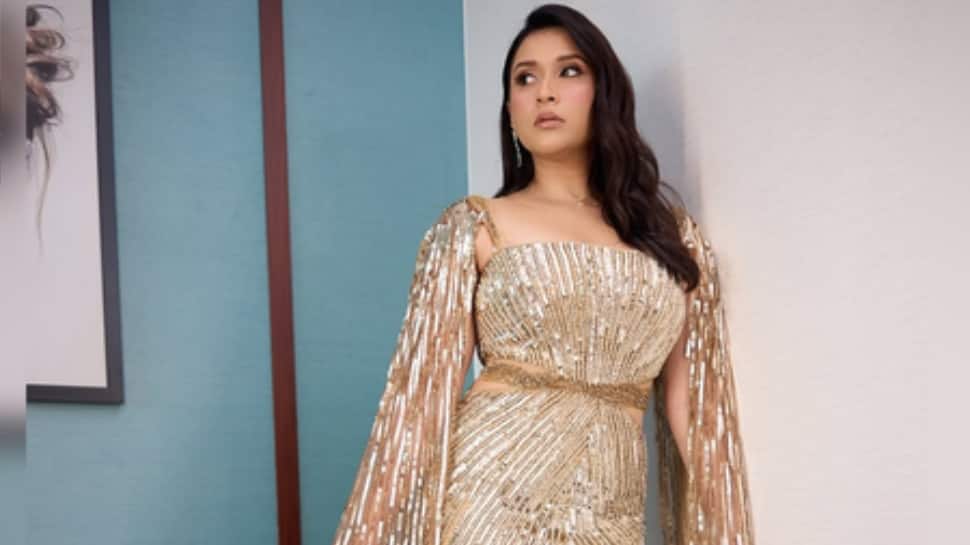 Mannara Chopra Resumes Work After Father’s Demise, Thanks Fans For Support