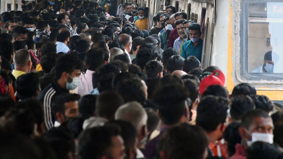 Central Railway Wants 800 Mumbai Offices To Change Timings; Introduces...