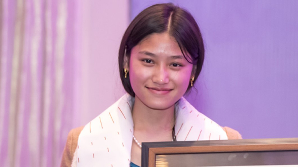 Meet Girl With The World’s Most Beautiful Handwriting