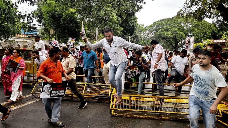 Bangladesh: 4 Killed In Gopalganj As NCP Rally Triggers Violent Clashes With Awami League supporters; Curfew Imposed