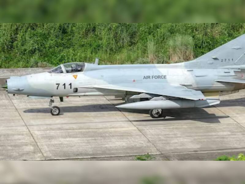 How Dangerous Is F-7 That Crashed In Bangladesh? China-Made Jet Hits ...
