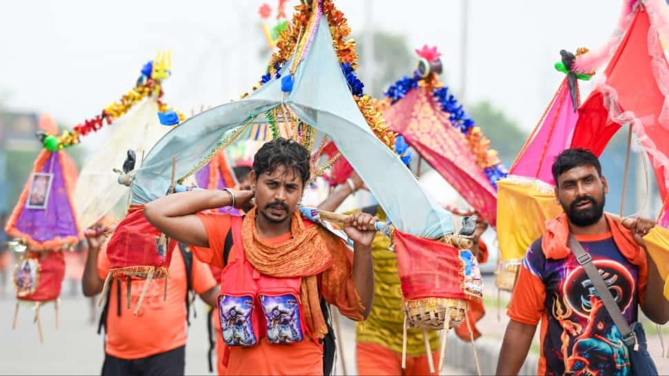 Supreme Court Orders Kanwar Yatra Route Hotels, Stalls To Comply With Licensing; QR Code Mandate Deferred
