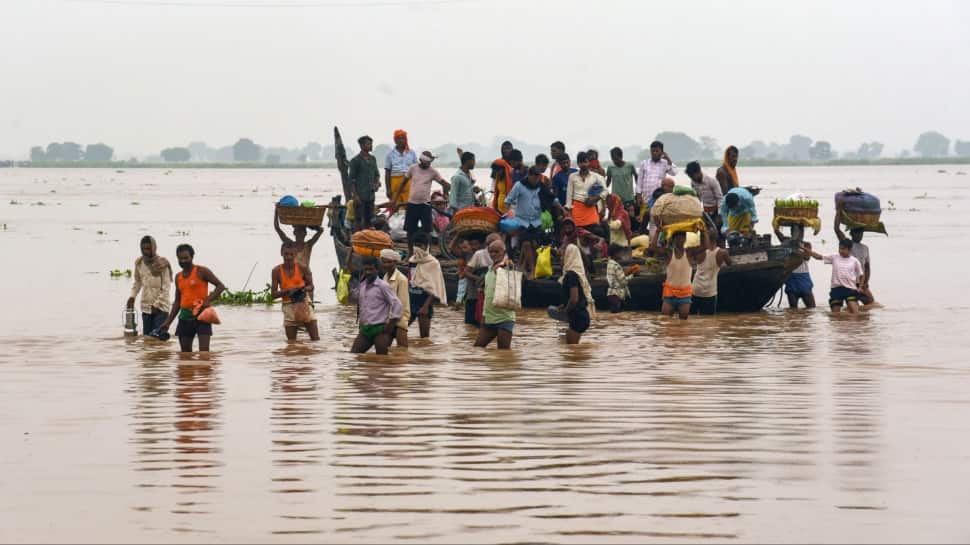 Bihar Flood Crisis Deepens: Rising Ganga Waters Wash Away Villages, Trigger Social Emergency; Life At A Halt