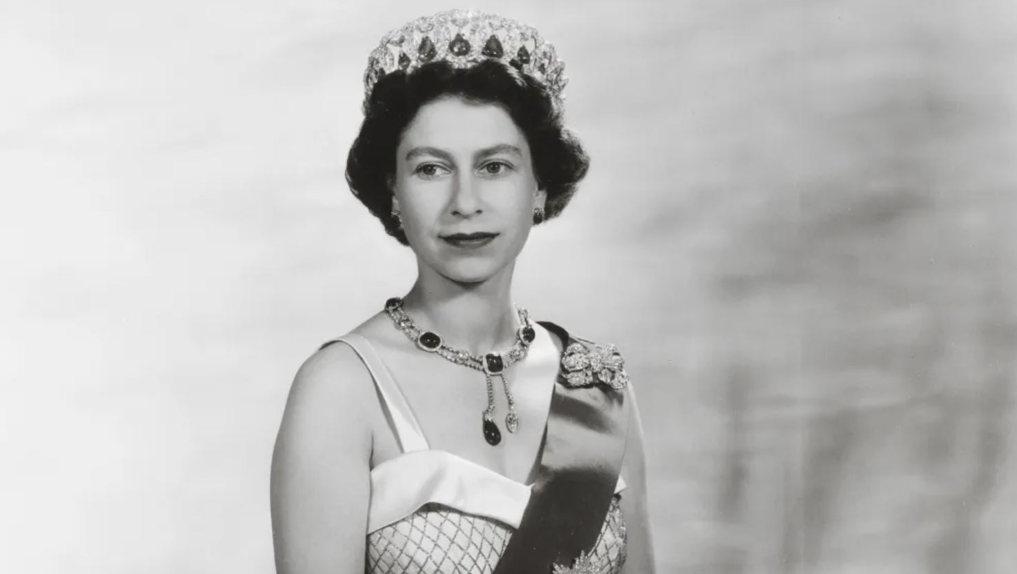 Queen Elizabeth dresses, royal clothing exhibition, Queen Elizabeth centenary, Her Life in Style exh