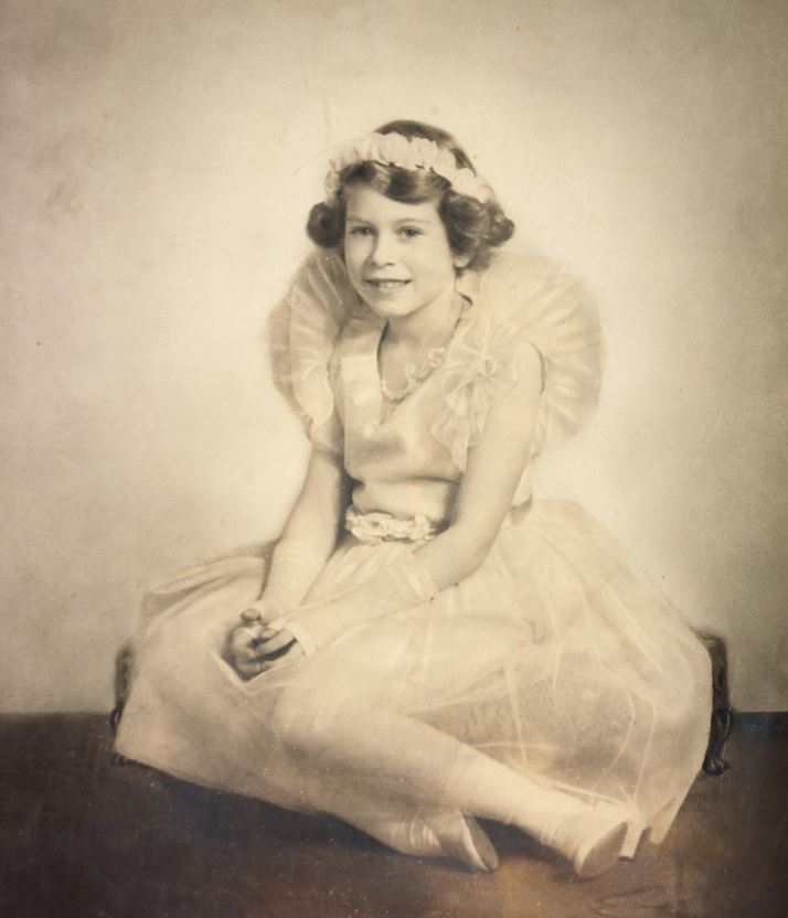 Queen Elizabeth II fashion, fashion, royal fashion, royal style exhibition 2026, Queen Elizabeth war