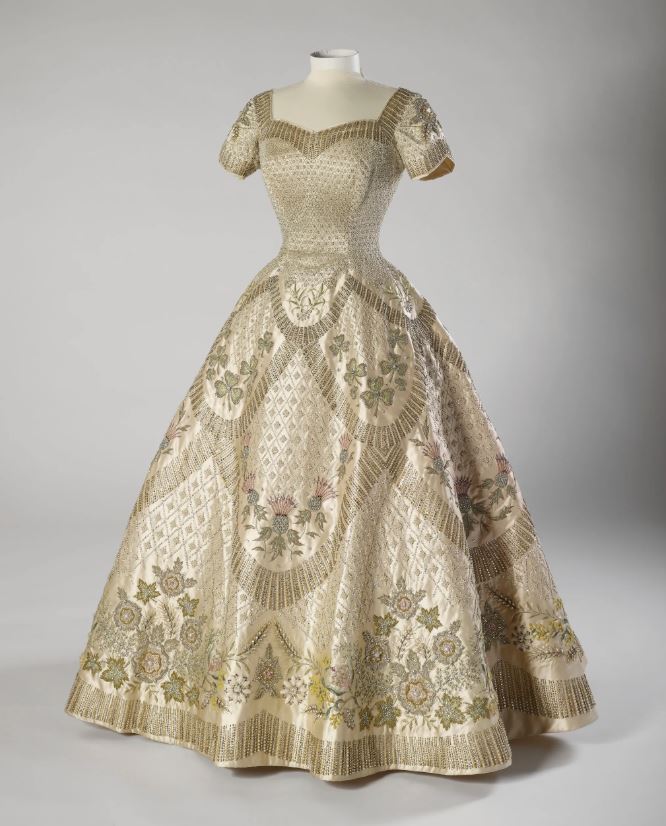 Queen Elizabeth II fashion, fashion, royal fashion, royal style exhibition 2026, Queen Elizabeth war