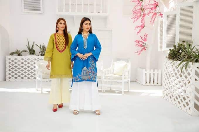 Exploring the Beauty and Versatility of Women’s Kurtas