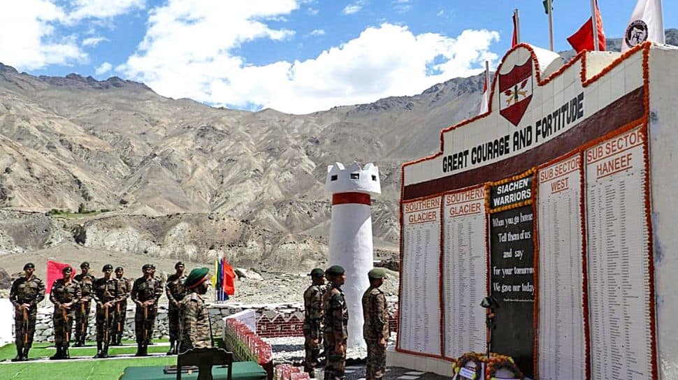 Kargil Vijay Diwas:War Veteran Recalls 1999 Battle, Leaders Pay Tribute To Bravehearts