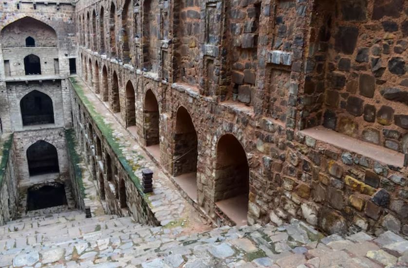 haunted places in India, most haunted spots India, Indian ghost stories, Bhangarh Fort haunted