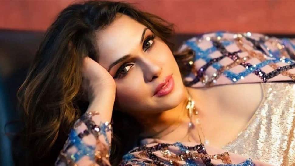 When Nagarjuna Slapped Isha Koppikar 14 Times For A Scene In Chandralekha