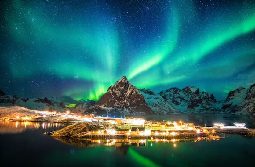 Northern Lights sightings 2025, how to see aurora in India, rare sky events India, geomagnetic storm