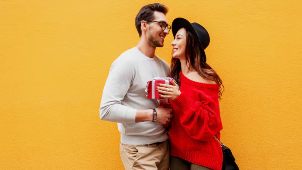 Happy Girlfriend's Day 2025: 50 Heartfelt Wishes, Quotes, Instagram Captions & Images To Make Her Feel Extra Special