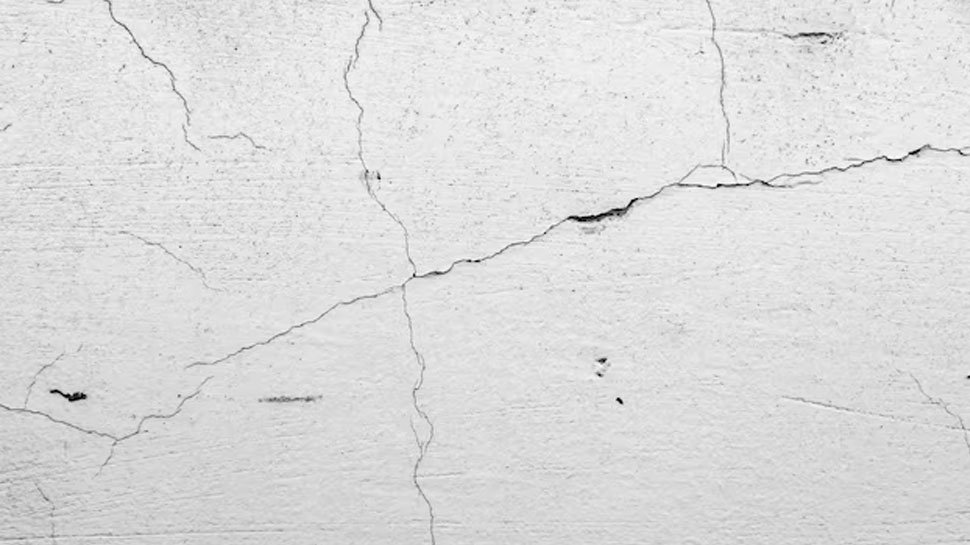 Crack in walls