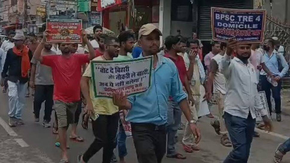 Ahead Of Bihar Polls: Students Protest In Patna Seeking Domicile-Based Jobs, Teacher Recruitment Notification