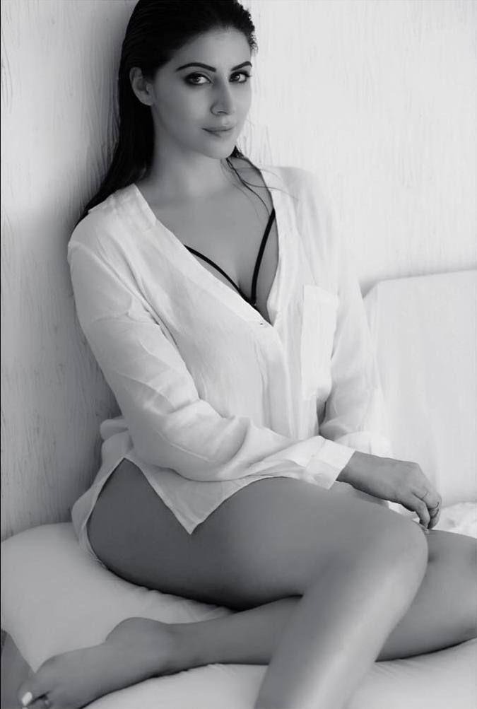 9. She credits Mandira Bedi for inspiring her journey in cricket broadcasting.