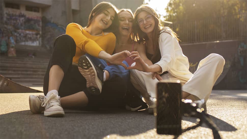 Are You A Millennial Struggling With Gen Z Lingo? Here's Your Guide To 10 Most Common Slangs Used By Generation Next