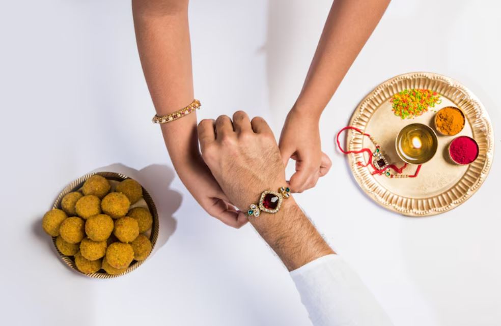 Raksha Bandhan 2025 gift ideas, best Raksha Bandhan gifts for sister, unique Rakhi gift ideas, what