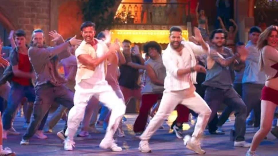Janaab-e-Aali: Hrithik Roshan & Jr NTR Take War To Dance Floor In War 2 – Watch