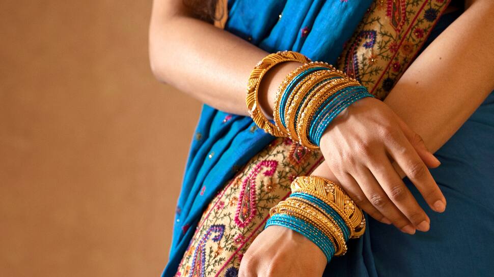 Sari, India