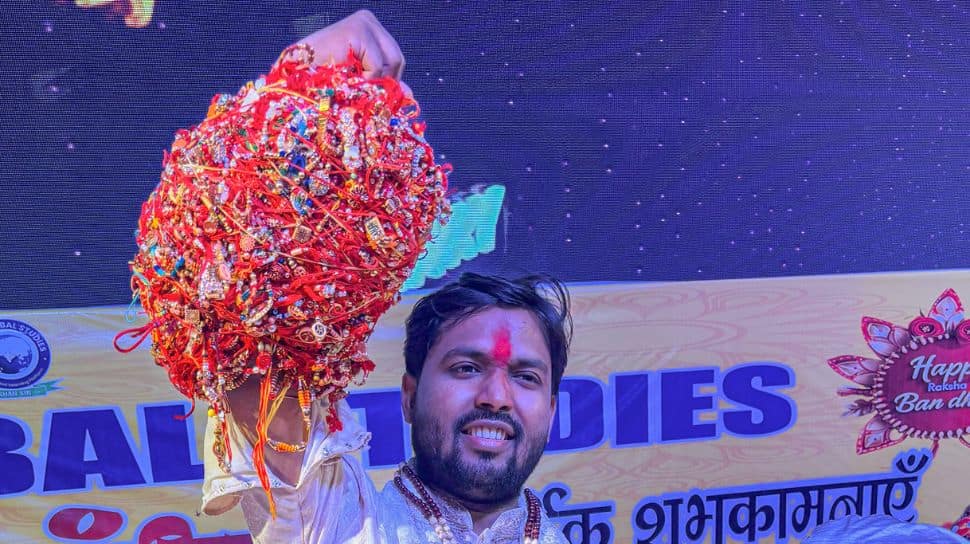 Khan Sir Turns Raksha Bandhan Into A Record-Breaking Celebration As 15,000 Students Tie Rakhis