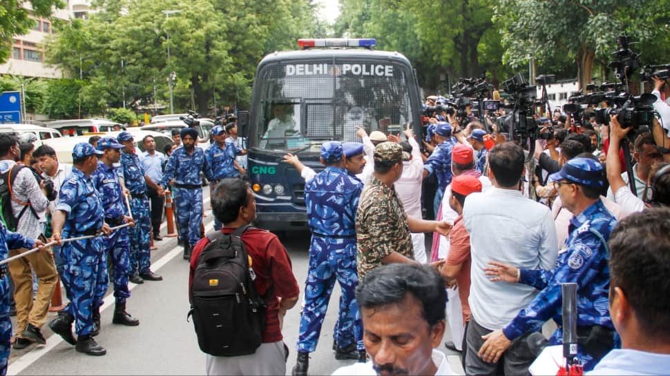 `No Permission To Protest`: Police Halt INDIA Bloc MPs` March To EC, Detain Leaders