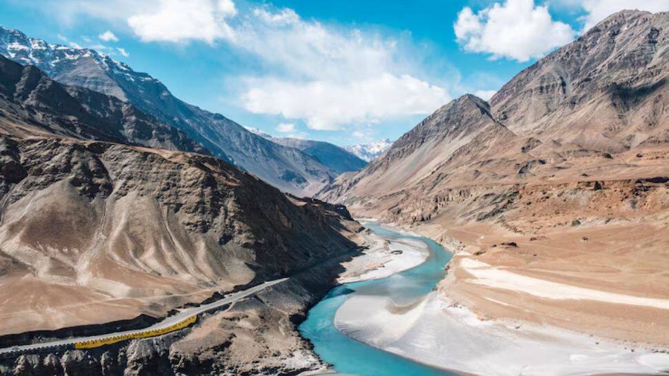Leh-Ladakh – The Land of High Passes Leh-Ladakh – The Land of High Passes