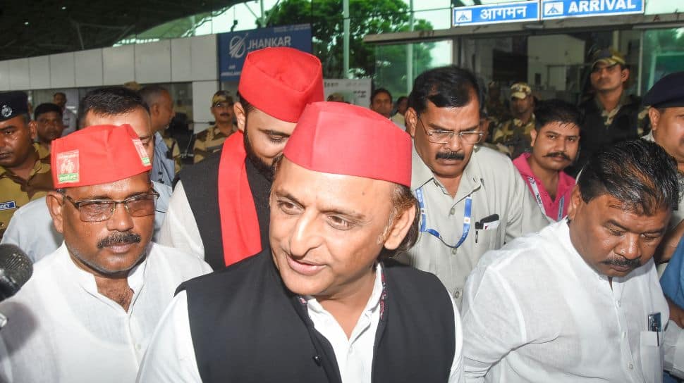 `Yeh Muh Se Swadeshi Hai, Lekin Mann Se Videshi Hai`: Akhilesh Yadav Slams RSS After PM Modi`s Praise