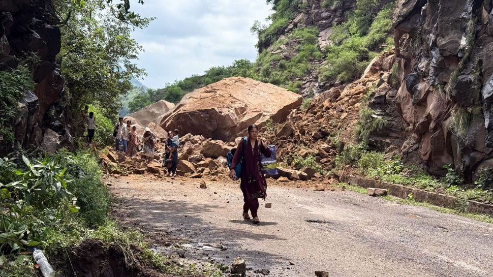 Massive Boulder Blocks Dhar Road In Udhampur, Clearance Operation Underway
