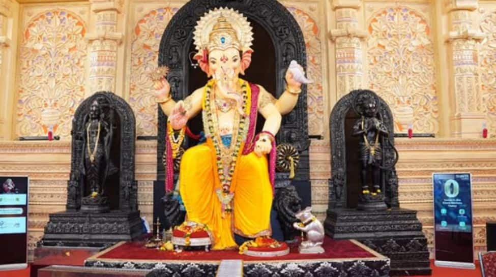 Khetwadi Cha Ganraj, Khetwadi, Girgaum