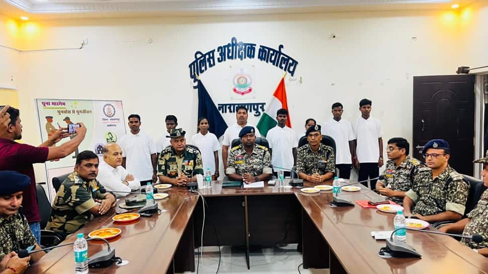 Big Success For BSF In Chhattisgarh: Eight Wanted Maoists With Combined Bounty Of Rs 30 Lakh Surrender In Abujhmad