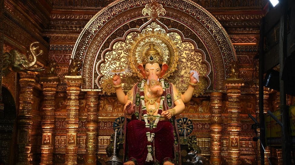 Lalbaugcha Raja 2025 First Look Revealed- GOOSEBUMPS Guaranteed! Watch ...