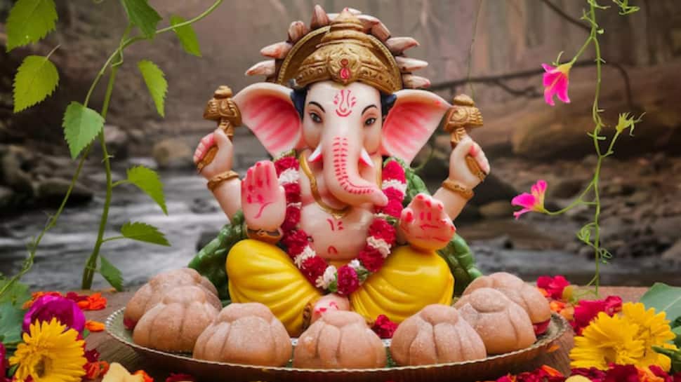 Ganesh Chaturthi 2025: How Delhi-NCR Pandals Echo With Bappa Morya Chants, Devotion, And Festive Spirit