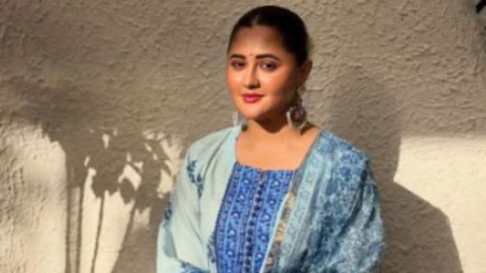 Ganesh Chaturthi 2025: Rashmi Desai Welcomes Bappa With Eco-Friendly Traditions And 18 Years of Devotion
