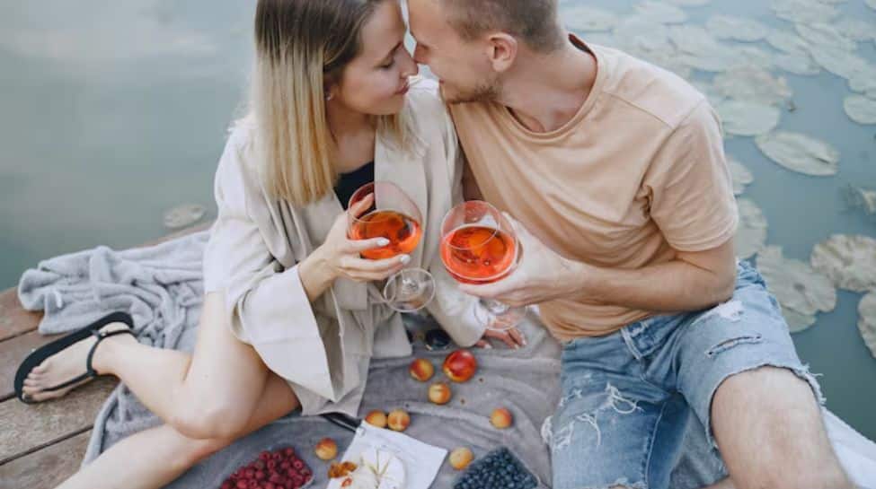 Move Over Swiping! Gen Z Is Falling For Simmer Dating – Here’s Why