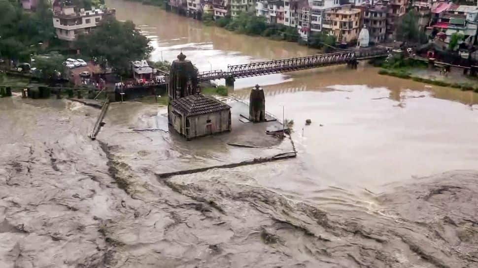 Heavy Rains Disrupt 557 Roads In Himachal, Including 3 National Highways