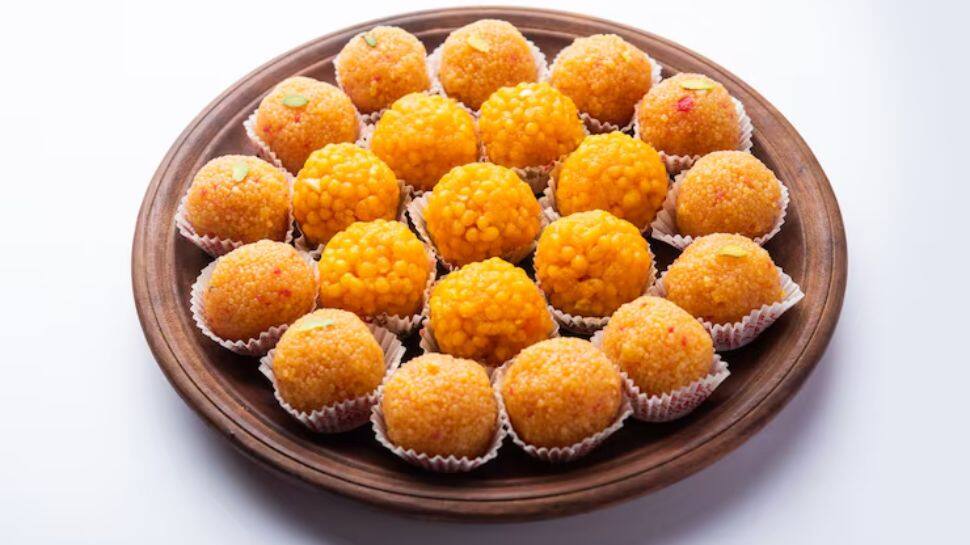 Laddu (Besan and Motichoor)