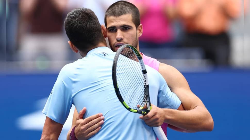Carlos Alcaraz Defeats Novak Djokovic 