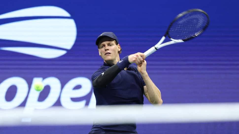 उन्होंने सेवा के बाद एक छोटा सा संकुचन महसूस किया जब …: जन्निक सिनर यूएस ओपन 2025 के फाइनल से पहले कार्लोस अलकराज़ के खिलाफ चोटों का एक महत्वपूर्ण अपडेट देता है