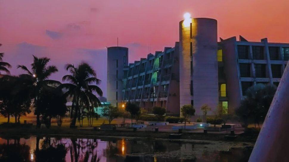 Indian Institute of Management (IIM) Calcutta Indian Institute of Management (IIM) Calcutta