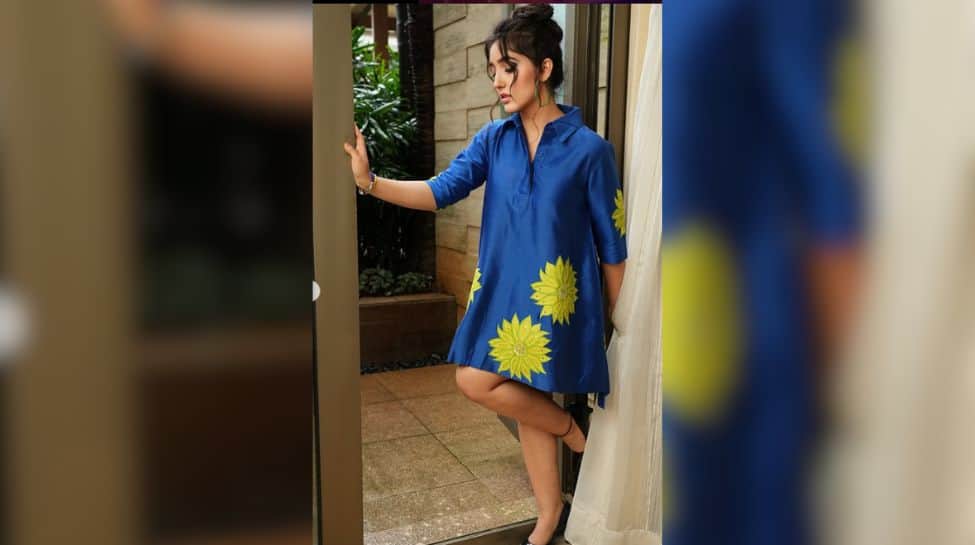 5. Silk Chanderi Dress With Floral Applique 5. Silk Chanderi Dress With Floral Applique