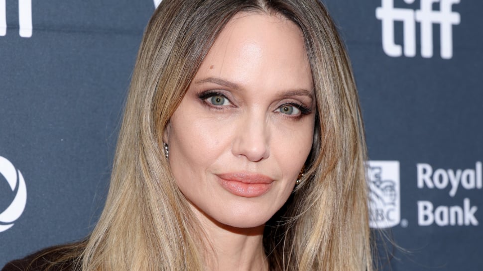 Angelina Jolie Reveals WHY She Wore Her Late Mom's Necklace During 'Couture' Shoot
