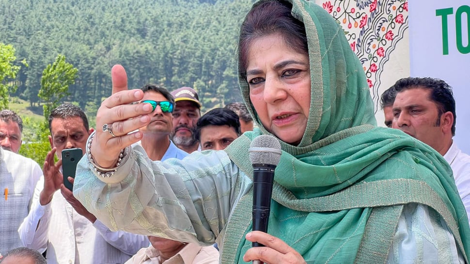 PDP Chief Mufti Appeals To LG Sinha For Release Of Hazratbal Detainees And Doda MLA