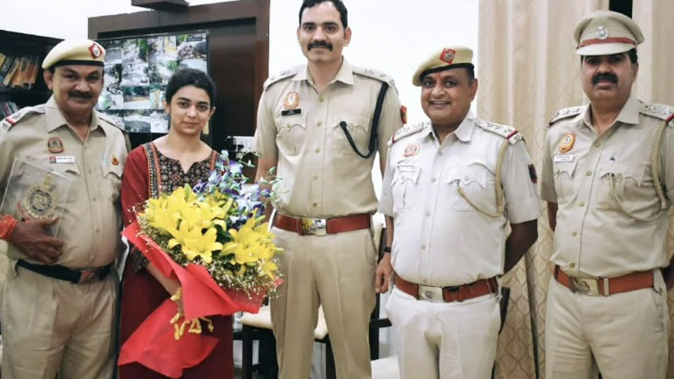 Ias Ruapl Rana Meet Rupal Rana: IAS Officer Who Lost Mother At Young Age, Overcame ...