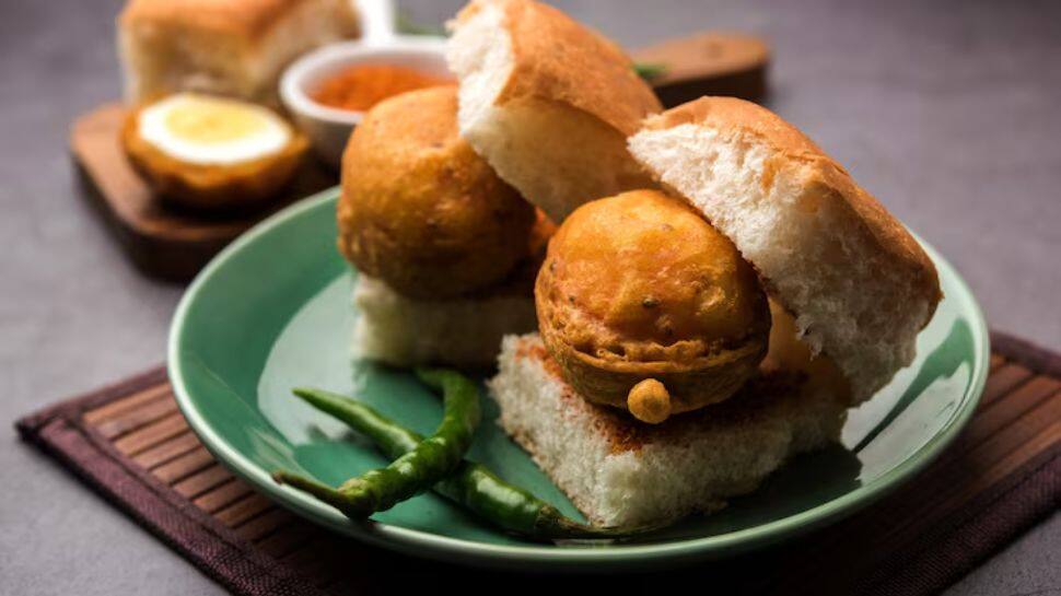 Mumbai – Vada Pav and Beyond Mumbai – Vada Pav and Beyond