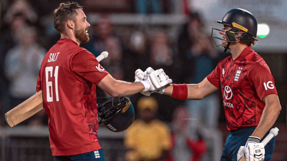 आरसीबी स्टार ने 304/2 कार्नेज बनाम दक्षिण अफ्रीका के रिकॉर्ड में इंग्लैंड के लिए सबसे तेज़ T20I सदी प्रस्तुत की