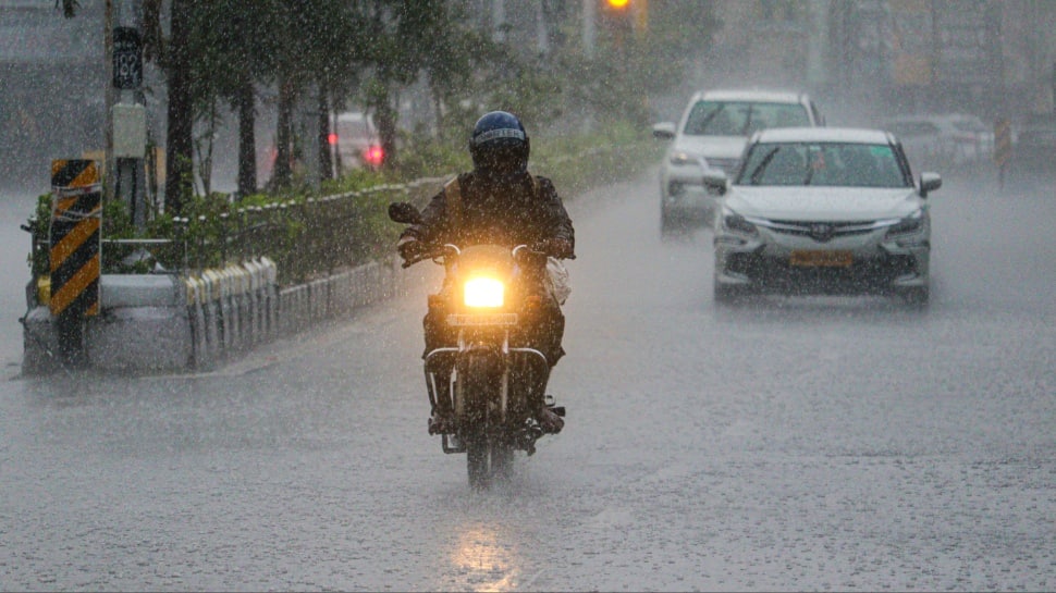 Chennai Weather: Heavy Rain Alert Issued; Waterlogging, Traffic Jams Expected | Check Forecast