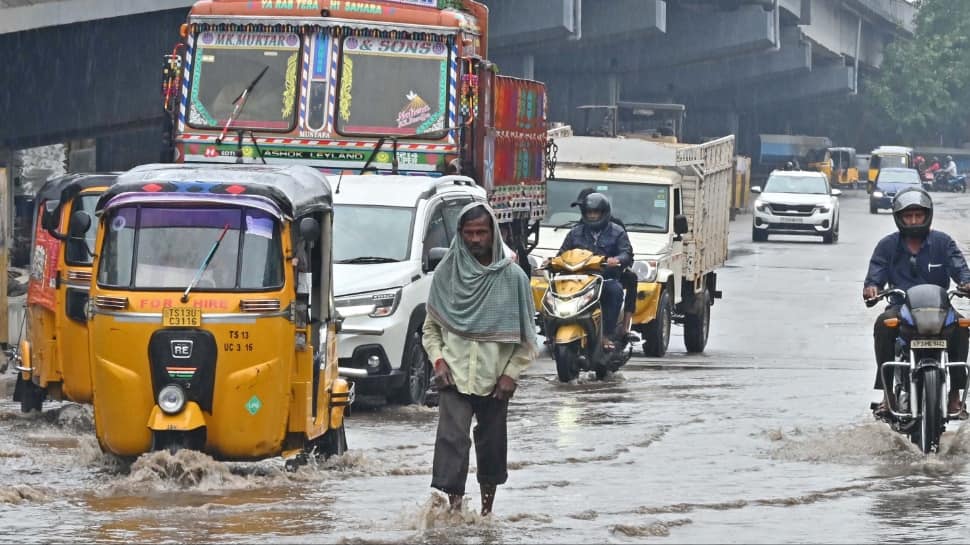 Hyderabad: Heavy Rains Cause Flooding, Crippling Traffic In IT Corridor | VIDEO