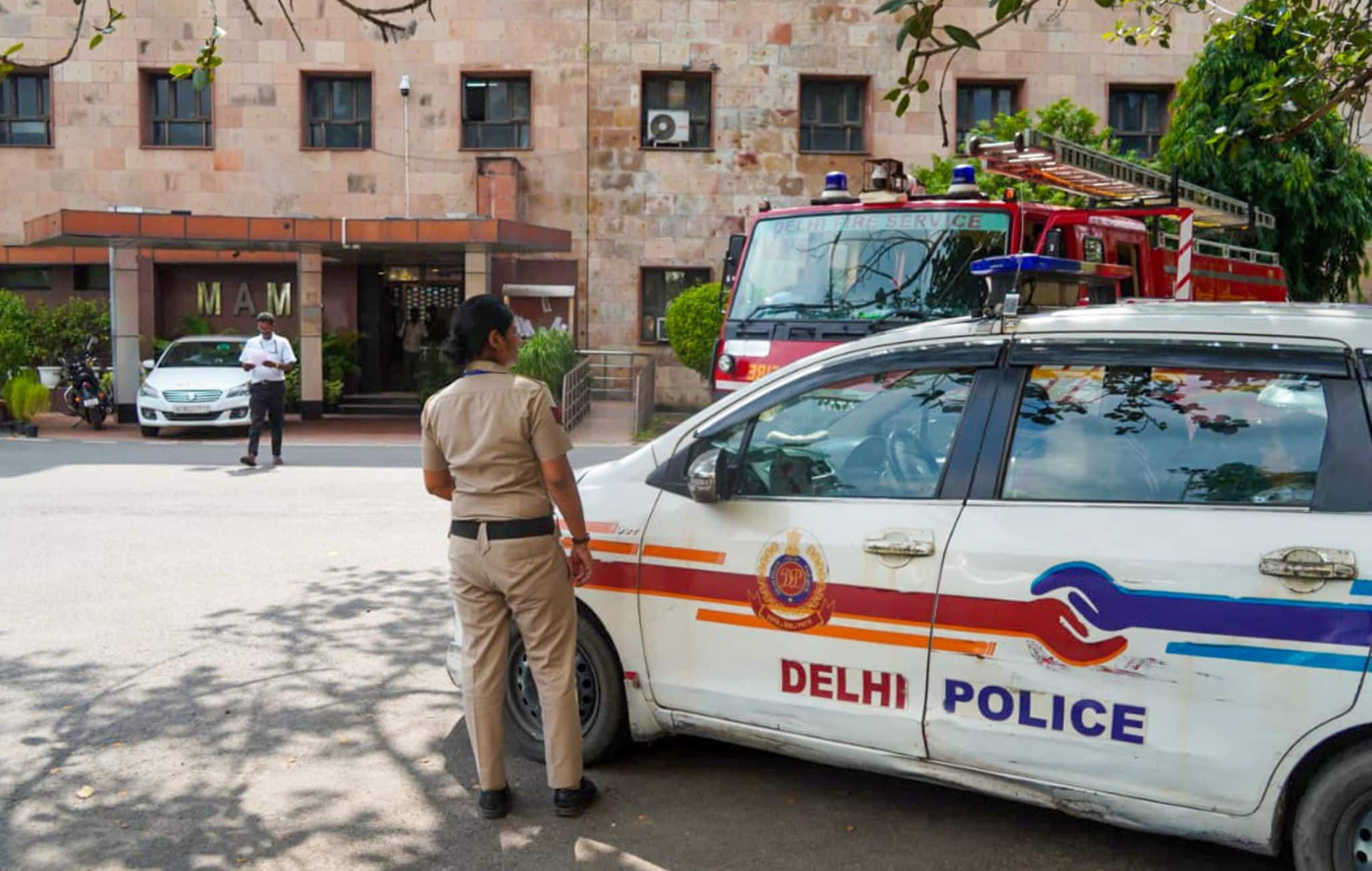 Man Crushed To Death In Thana Mandir Marg As Police PCR Van Suddenly Accelerates In Delhi